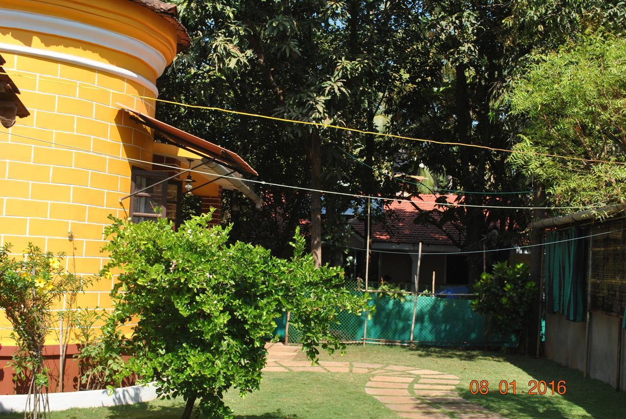 Hill Top Goa Lodge Vagator Exterior foto